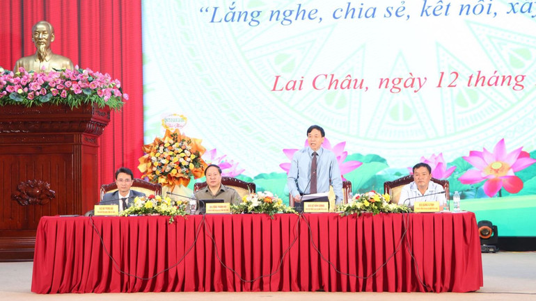 Lãnh đạo tỉnh Lai Châu thẳng thắn trao đổi tại buổi gặp mặt và đối thoại với đại diện các doanh nghiệp.