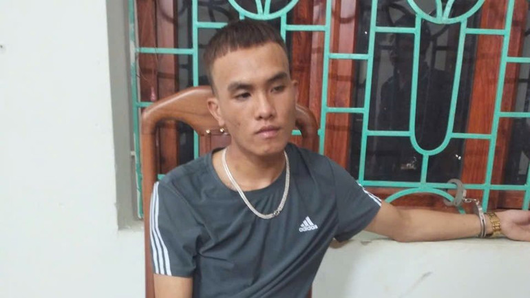 Đối tượng Giàng A Minh tại cơ quan điều tra. Đối tượng Giàng A Minh tại cơ quan điều tra.