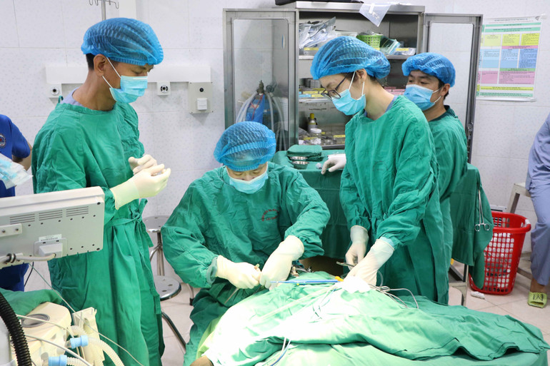 Phẫu thuật miễn phí cho 32 trẻ hở vòm miệng, hở môi ở Lai Châu ảnh 2