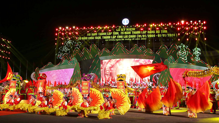 Chương trình nghệ thuật chào mừng tại Lễ kỷ niệm.