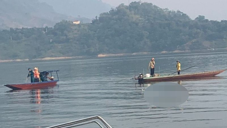 Sau 5 ngày tìm kiếm, lực lượng cứu hộ đã tìm thấy thi thể hai nạn nhân xấu số.