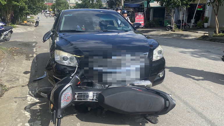 Vụ tai nạn giao thông do học sinh sử dụng phương tiện và tham gia giao thông không bảo đảm an toàn.