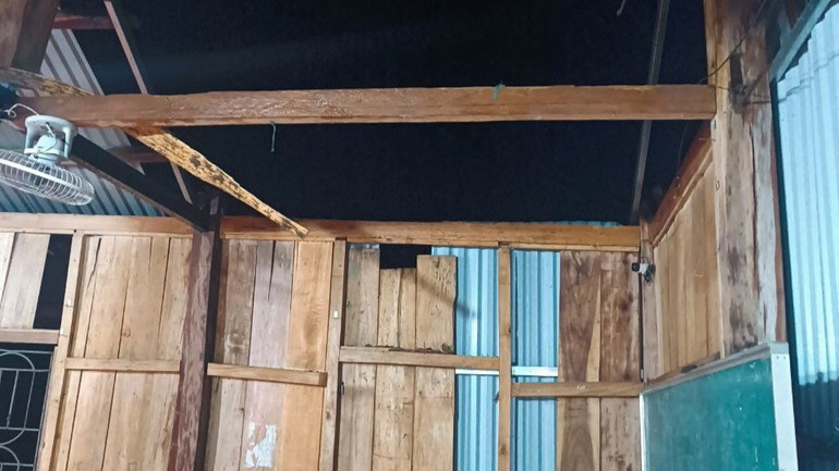 Điểm trường bị thiệt hại do mưa dông.