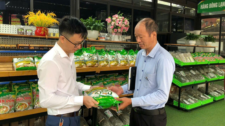 Sản phẩm gạo sén cù của Than Uyên đã được chứng nhận OCOP và có đầu ra khá ổn định.