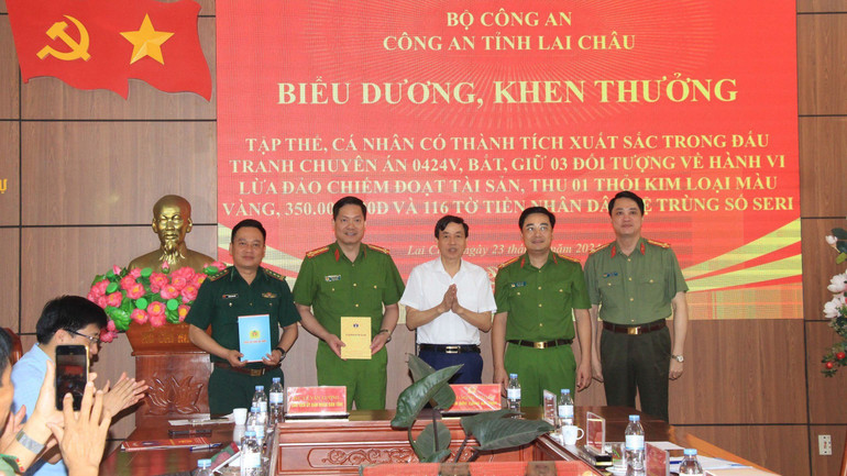 Lãnh đạo tỉnh Lai Châu thưởng cho Ban Chuyên án.