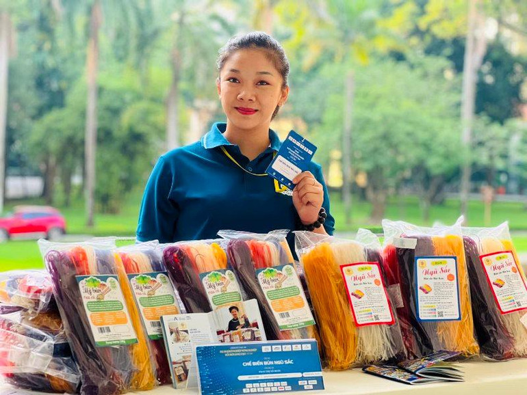 Tiêu thụ 25 tấn bún năm 2021, 10 tấn bún trong nửa đầu năm 2022 là con số ấn tượng mà chị Tố Mười đã đạt được.