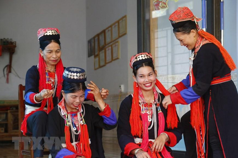 Ngắm trang phục truyền thống người Dao Thanh Y ở Tuyên Quang ảnh 4