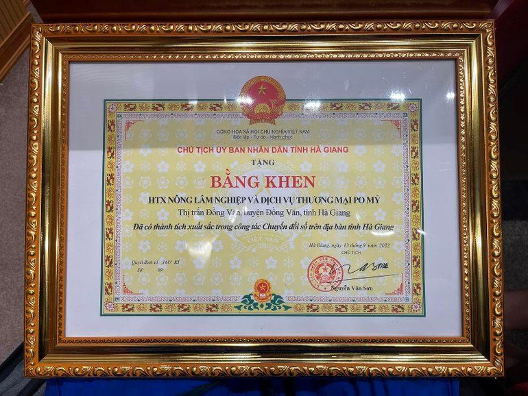 HTX Nông lâm nghiệp và Dịch vụ thương mại Po Mỷ được Chủ tịch UBND tỉnh Hà Giang tặng bằng khen tháng 9/2022.