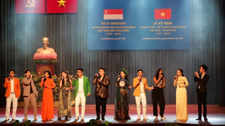 Thành phố Hồ Chí Minh tổ chức giao lưu văn hoá kỷ niệm 50 năm thiết lập quan hệ ngoại giao với Singapore. (Ảnh: Mạnh Hảo)