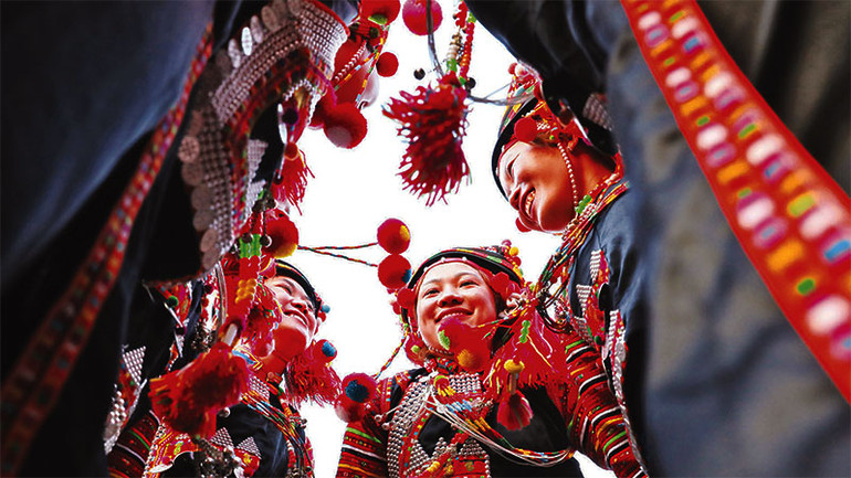 Dân ca, dân vũ được coi như món ăn tinh thần không thể thiếu của người Hà Nhì.