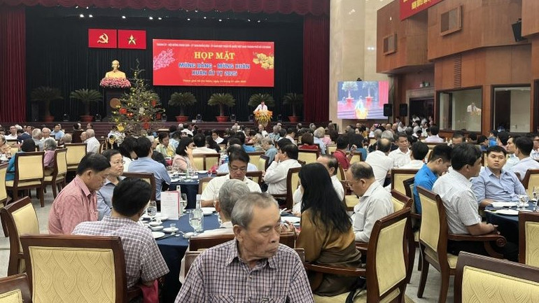 Quang cảnh Họp mặt "Mừng Đảng, mừng Xuân Ất Tỵ 2025". Quang cảnh Họp mặt "Mừng Đảng, mừng Xuân Ất Tỵ 2025".