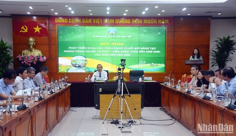 Toàn cảnh Hội nghị “Phát triển khoa học, công nghệ và đổi mới sáng tạo ngành nông nghiệp và phát triển nông thôn đến năm 2030, tầm nhìn đến năm 2050 do Bộ Nông nghiệp và Phát triển nông thôn tổ chức ngày 20/5, tại Hà Nội.