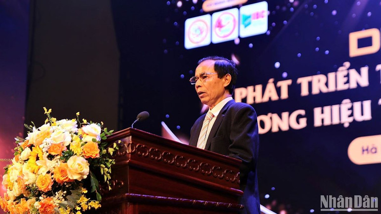 Ông Nguyễn Văn Quý, Phó Chánh văn phòng Ban Kinh tế Trung ương chia sẻ tại Diễn đàn. (Ảnh: LƯƠNG HIỀN)