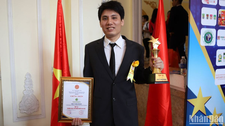 Doanh nhân trẻ, Phạm Thành Liêm, Giám đốc Công ty TNHH WENNAM chia sẻ: Thương hiệu không chỉ khẳng định đẳng cấp sản phẩm của doanh nghiệp mà còn giúp củng cố khả năng cạnh tranh, nâng cao doanh số, lợi nhuận của doanh nghiệp. (Ảnh: LƯƠNG HIỀN)
