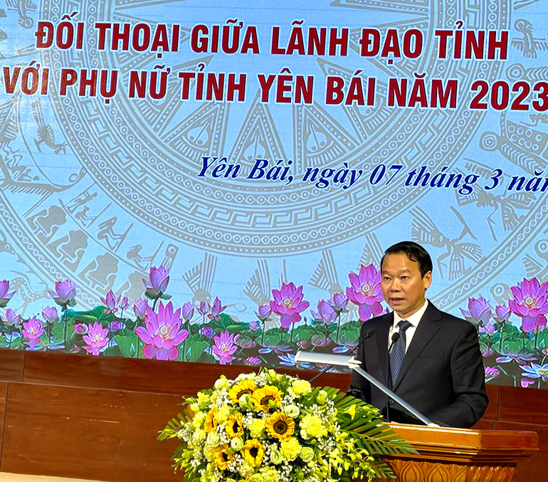 Đồng chí Đỗ Đức Duy, Ủy viên Trung ương Đảng, Bí thư Tỉnh ủy phát biểu tại hội nghị đối thoại.