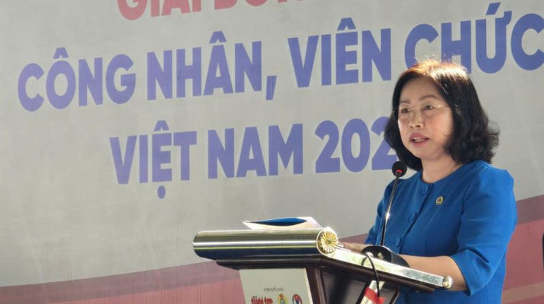 Phó Chủ tịch Tổng Liên đoàn Lao động Việt Nam Thái Thu Xương phát biểu ý kiến tại lễ khai mạc. Phó Chủ tịch Tổng Liên đoàn Lao động Việt Nam Thái Thu Xương phát biểu ý kiến tại lễ khai mạc.