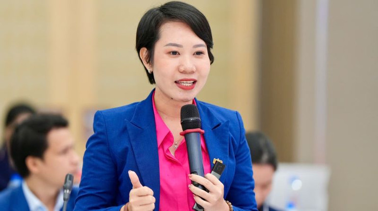 Các đại biểu thảo luận tại hội thảo.