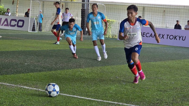 Các đội bóng thi đấu ngay sau lễ khai mạc. Các đội bóng thi đấu ngay sau lễ khai mạc.