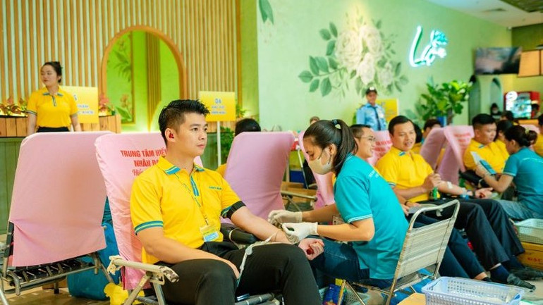 Ngày Hội đỏ là hoạt động thường niên của Nam A Bank