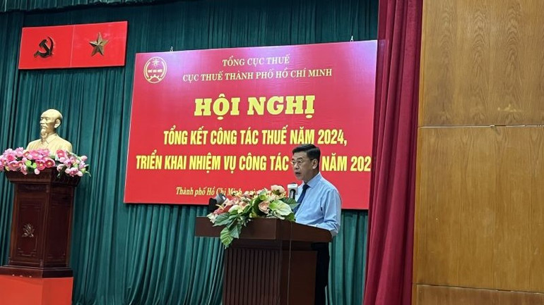 Ông Nguyễn Văn Dũng, Phó Chủ tịch Ủy ban nhân dân Thành phố Hồ Chí Minh phát biểu.