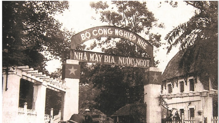 Nhà máy Bia Hà Nội sau khôi phục năm 1957. Nhà máy Bia Hà Nội sau khôi phục năm 1957.