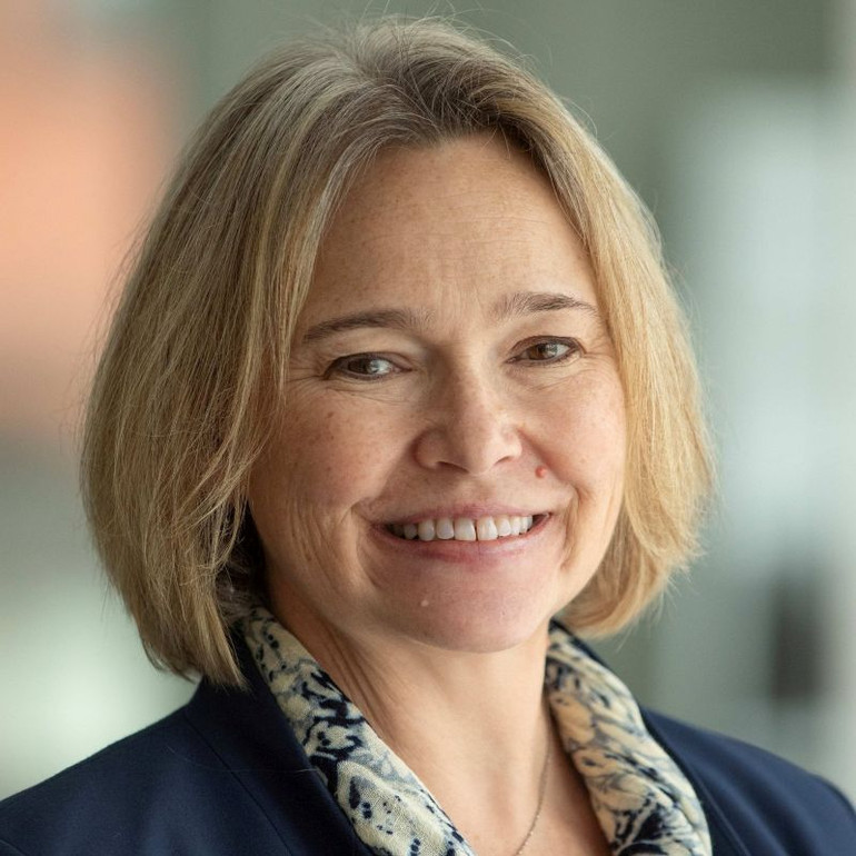 Bà Robyn McGukin, Giám đốc Điều hành P4G.