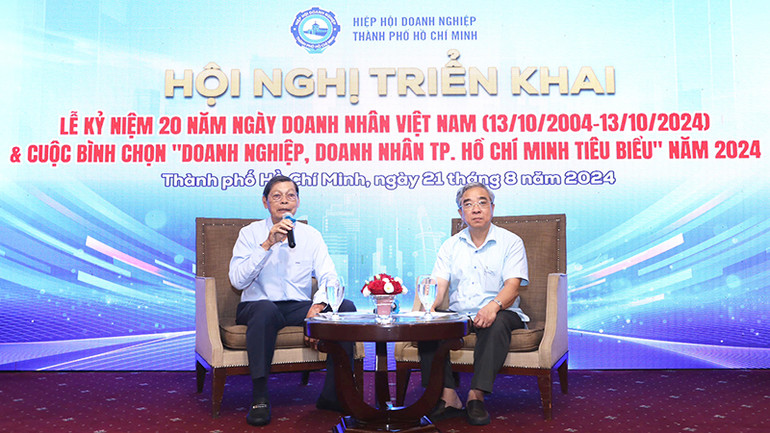 Lãnh đạo HUBA giải đáp những thắc mắc của báo chí và các doanh nghiệp. Lãnh đạo HUBA giải đáp những thắc mắc của báo chí và các doanh nghiệp.