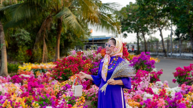 Chợ hoa Xuân Bình Điền thể hiện trách nhiệm của doanh nghiệp với xã hội, sự chia sẻ với cộng đồng. Ảnh: SATRA