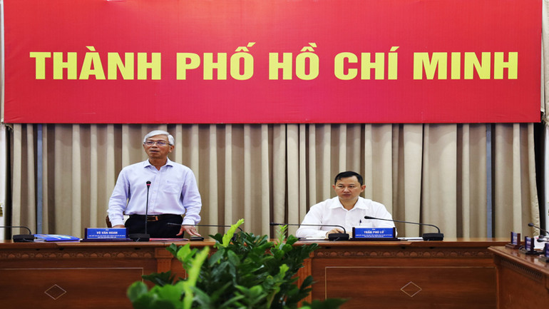 Phó Chủ tịch Ủy ban nhân dân Thành phố Hồ Chí Minh Võ Văn Hoan phát biểu ý kiến.