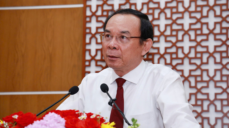 Đồng chí Nguyễn Văn Nên, Ủy viên Bộ Chính trị, Bí thư Thành ủy Thành phố Hồ Chí Minh, phát biểu chỉ đạo, giao nhiệm vụ. Đồng chí Nguyễn Văn Nên, Ủy viên Bộ Chính trị, Bí thư Thành ủy Thành phố Hồ Chí Minh, phát biểu chỉ đạo, giao nhiệm vụ.