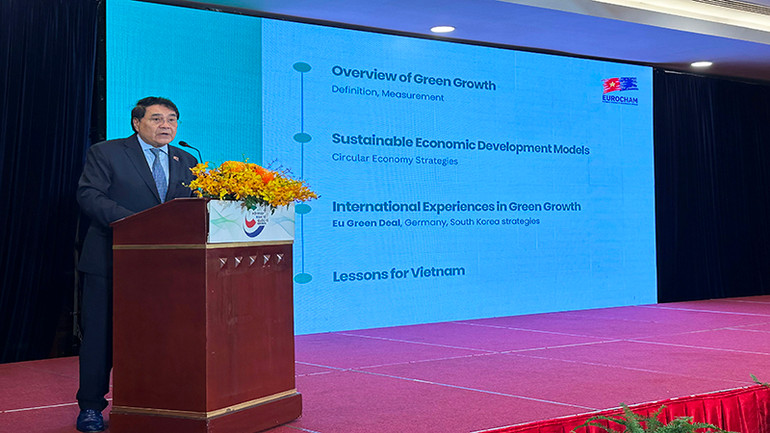 Ông Jean-Jacques Bouflet, Phó Chủ tịch Hiệp hội Doanh nghiệp châu Âu tại Việt Nam (EuroCham) phát biểu tại diễn đàn.