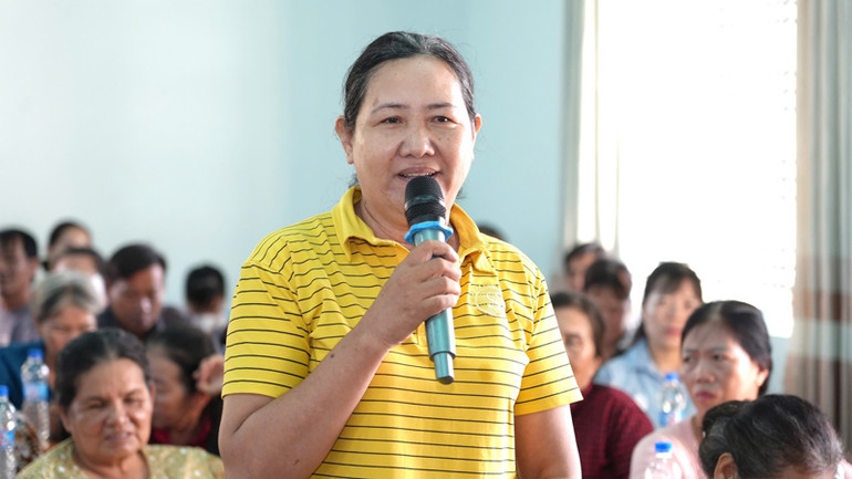 Cử tri huyện Tân Biên nêu kiến nghị. Cử tri huyện Tân Biên nêu kiến nghị.