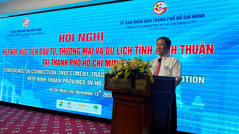 Chủ tịch Ủy ban nhân dân tỉnh Ninh Thuận Trần Quốc Nam phát biểu tại hội nghị. Chủ tịch Ủy ban nhân dân tỉnh Ninh Thuận Trần Quốc Nam phát biểu tại hội nghị.