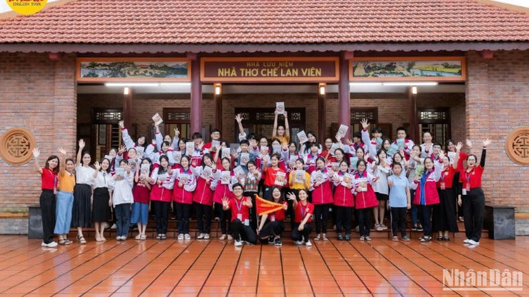 Hoạt động trải nghiệm được cô Tâm tổ chức góp phần nuôi dưỡng tình yêu văn học cho học sinh.