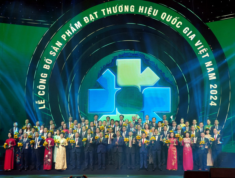 Các doanh nghiệp đạt Thương hiệu quốc năm 2024 được vinh danh.