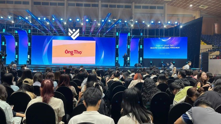 Đại diện Công ty Cổ phần sữa Việt Nam (Vinamilk) chia sẻ “Thập kỷ sáng tạo quảng cáo số của Vinamilk".