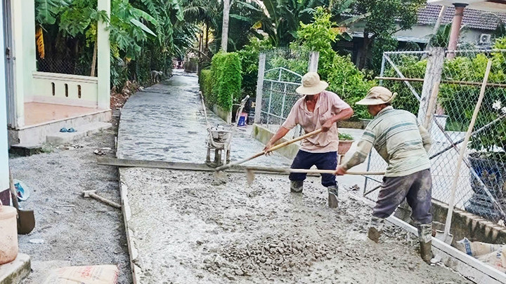 Nhiều hộ dân tích cực tham gia hiến đất mở đường, làm đổi thay diện mạo đô thị và cải thiện chất lượng đời sống người dân.Ảnh: CTV Nhiều hộ dân tích cực tham gia hiến đất mở đường, làm đổi thay diện mạo đô thị và cải thiện chất lượng đời sống người dân.Ảnh: CTV