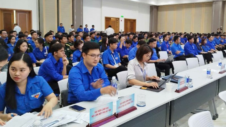 Đoàn viên, thanh niên tham dự hội nghị. Đoàn viên, thanh niên tham dự hội nghị.