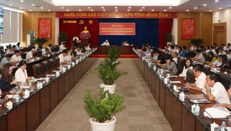 Toàn cảnh hội nghị.