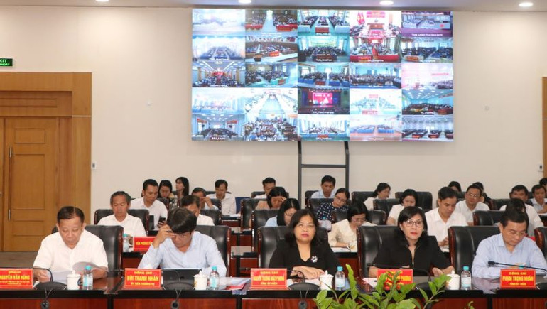 Các đại biểu dự hội nghị.