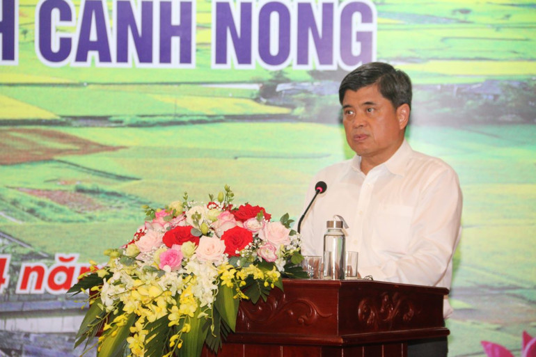 Thứ trưởng Nông nghiệp và Phát triển nông thôn Trần Thanh Nam phát biểu tại hội nghị.