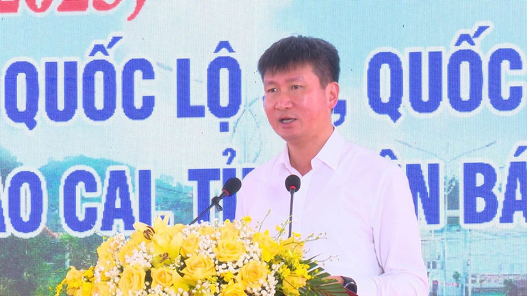 Bí thư Tỉnh ủy Trần Huy Tuấn phát biểu tại buổi lễ. (Ảnh: THANH SƠN) Bí thư Tỉnh ủy Trần Huy Tuấn phát biểu tại buổi lễ. (Ảnh: THANH SƠN)