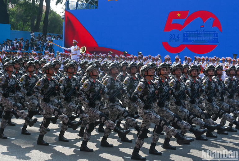 Khối chiến sĩ đặc nhiệm dù.