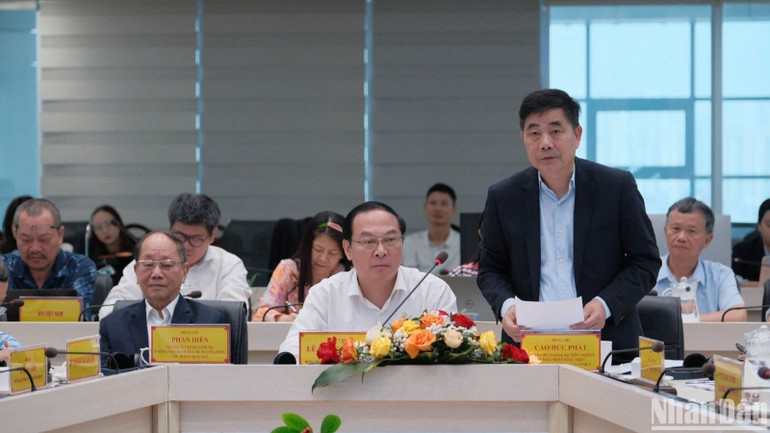 TS Cao Đức Phát, Chủ tịch Quỹ Cộng đồng Phòng tránh thiên tai phát biểu tại Tọa đàm.