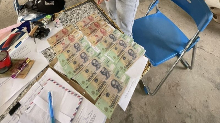 Tang vật khi bắt giữ đối tượng Lê Văn Quyết.