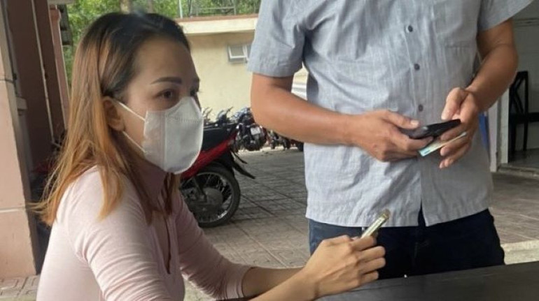 Đối tượng Nguyễn Thị Thắm bị tạm giữ. Đối tượng Nguyễn Thị Thắm bị tạm giữ.