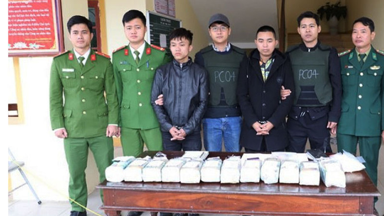 Công an Hà Tĩnh phối hợp Bộ đội Biên phòng triệt phá một đường dây vận chuyển trái phép ma túy, thu giữ lượng ma túy trị giá khoảng 6 tỷ đồng.