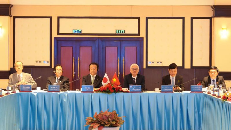 Lãnh đạo tỉnh Bình Dương và lãnh đạo tỉnh Yamaguchi tại chương trình kỷ niệm. Lãnh đạo tỉnh Bình Dương và lãnh đạo tỉnh Yamaguchi tại chương trình kỷ niệm.