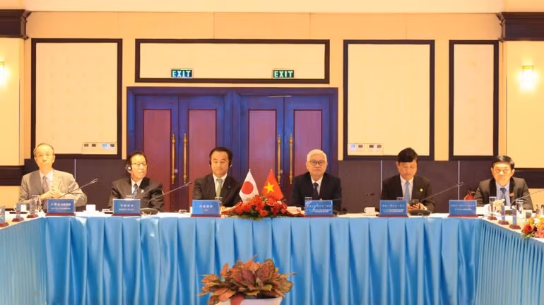 Lãnh đạo tỉnh Bình Dương và lãnh đạo tỉnh Yamaguchi tại chương trình kỷ niệm.