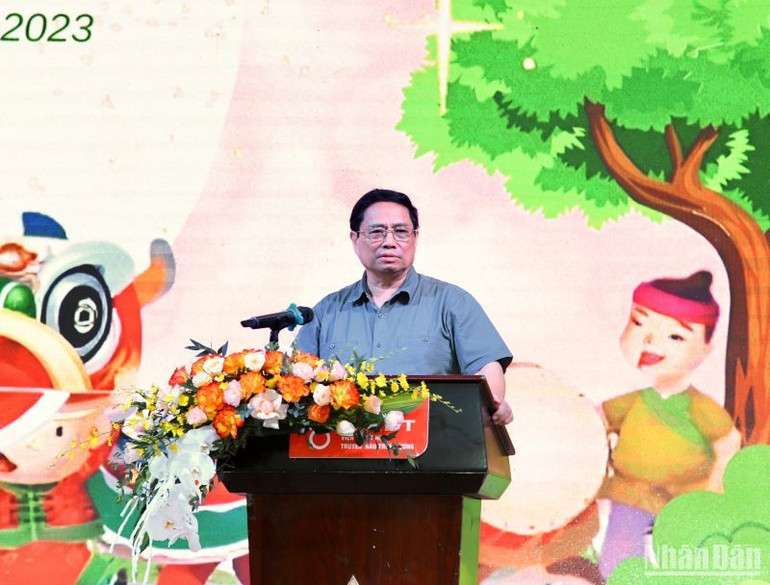 Thủ tướng Phạm Minh Chính phát biểu ý kiến tại Chương trình Vui Tết Trung thu - Nụ cười hồng.